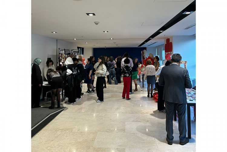 “24 Kasım Öğretmenler Günü Coşkusu: Öğretmenlerimizin İzinde, Eğitimin Geleceği” İKÜ’de Kutlandı